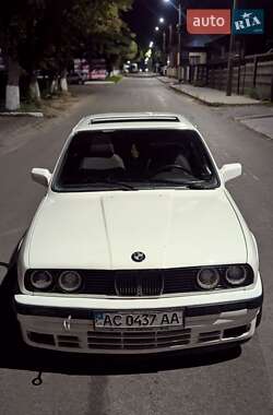 Седан BMW 3 Series 1990 в Ровно