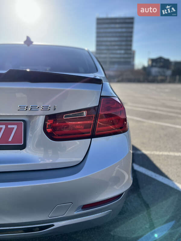 Седан BMW 3 Series 2012 в Івано-Франківську
