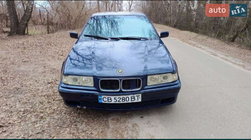 Седан BMW 3 Series 1993 в Чернигове