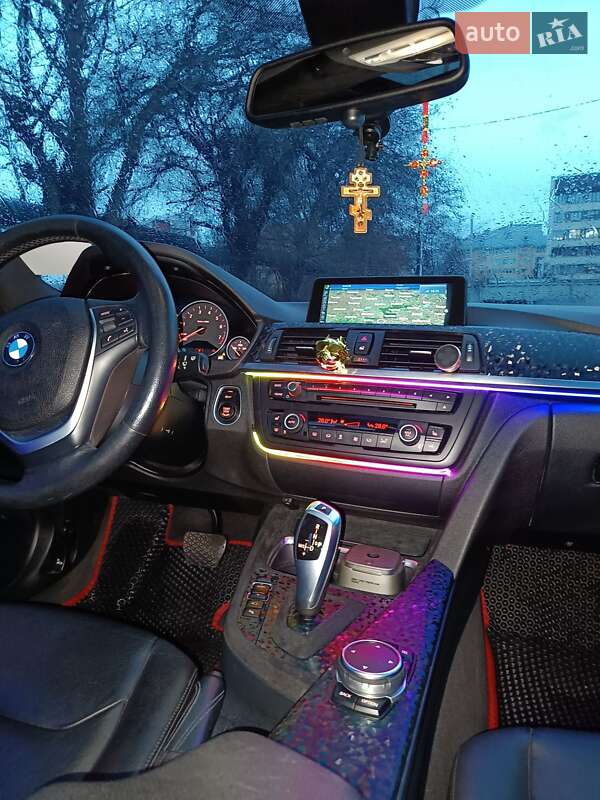 Седан BMW 3 Series 2014 в Чернівцях