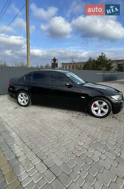 Седан BMW 3 Series 2007 в Великих Мостах