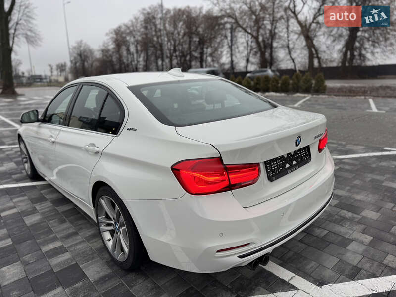 Седан BMW 3 Series 2017 в Киеве