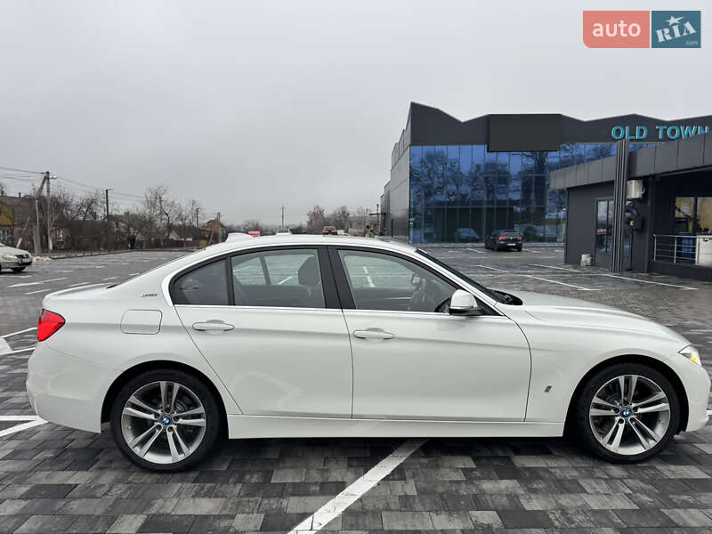 Седан BMW 3 Series 2017 в Киеве