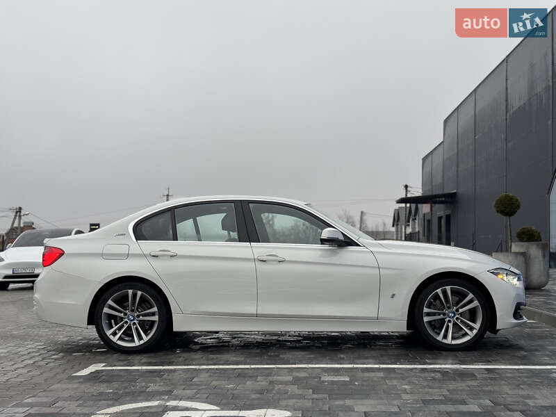 Седан BMW 3 Series 2017 в Киеве
