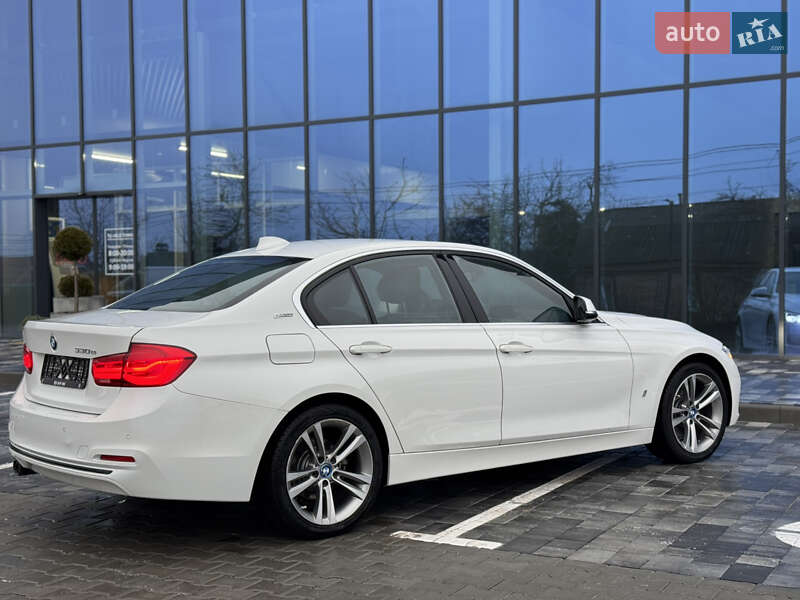 Седан BMW 3 Series 2017 в Киеве