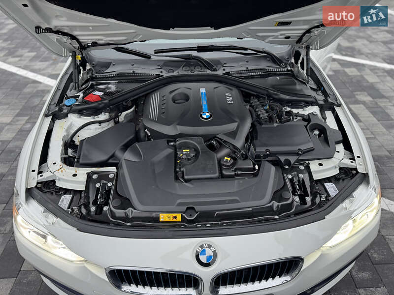 Седан BMW 3 Series 2017 в Киеве