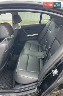 Седан BMW 3 Series 2010 в 