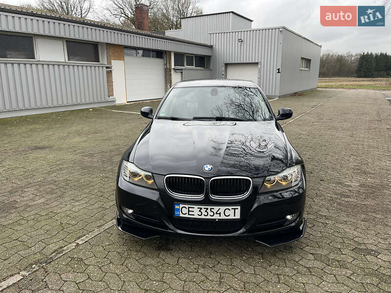 Седан BMW 3 Series 2010 в Черновцах