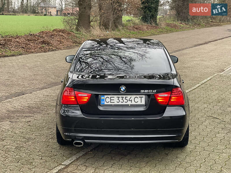 Седан BMW 3 Series 2010 в Черновцах