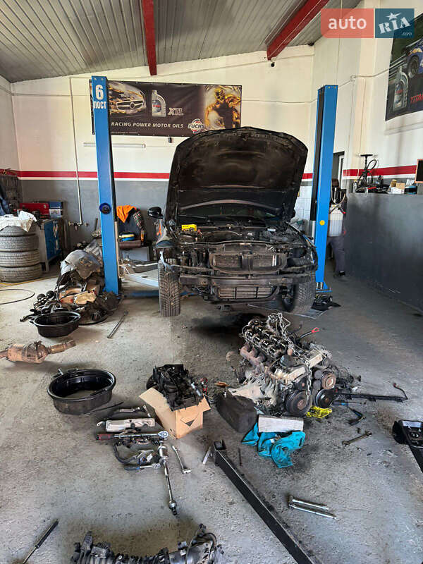 Седан BMW 3 Series 2010 в Черновцах