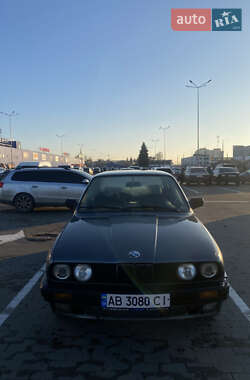 Седан BMW 3 Series 1990 в 
