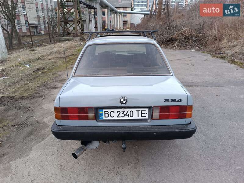 Седан BMW 3 Series 1986 в Львові