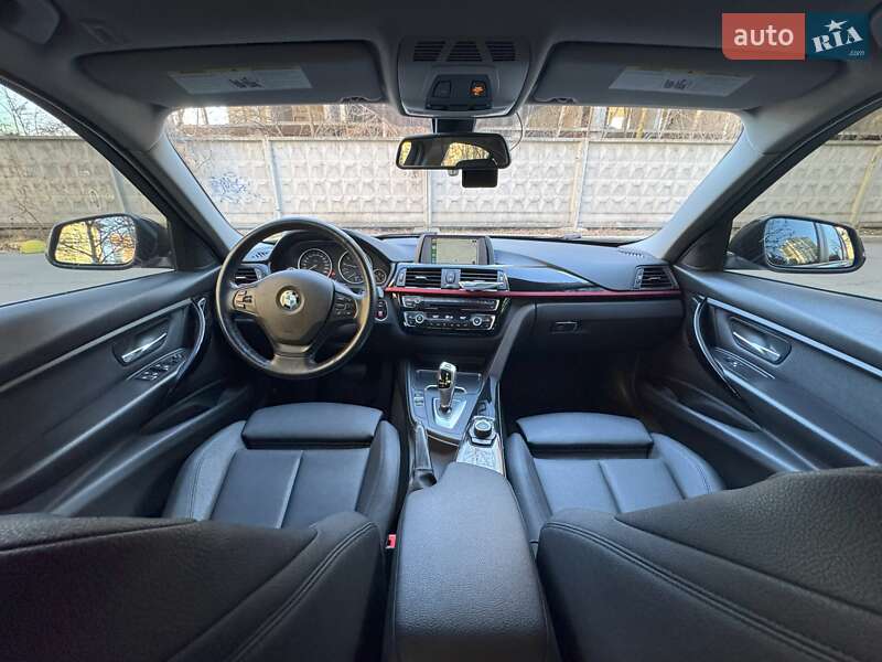 Седан BMW 3 Series 2017 в Києві