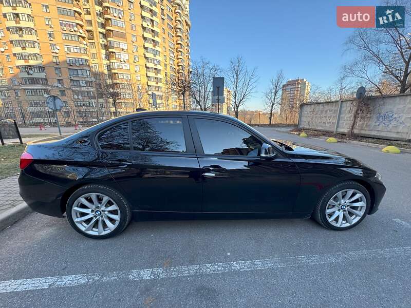 Седан BMW 3 Series 2017 в Києві