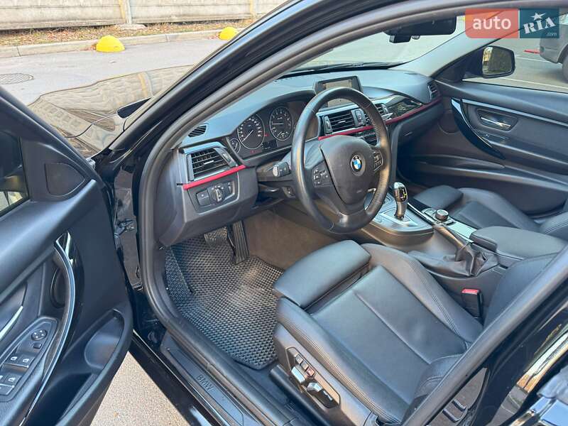 Седан BMW 3 Series 2017 в Києві