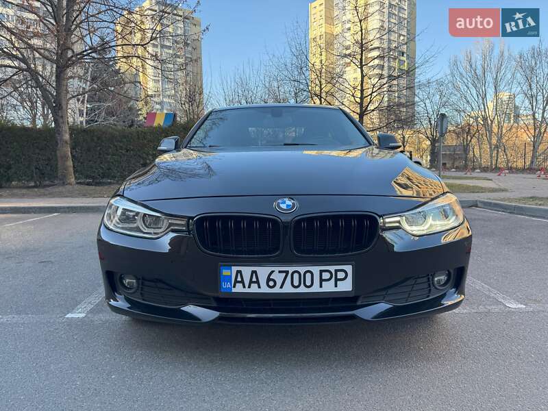 Седан BMW 3 Series 2017 в Києві