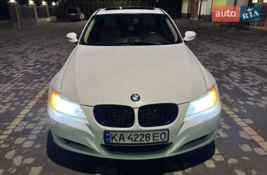 Седан BMW 3 Series 2011 в Самборе