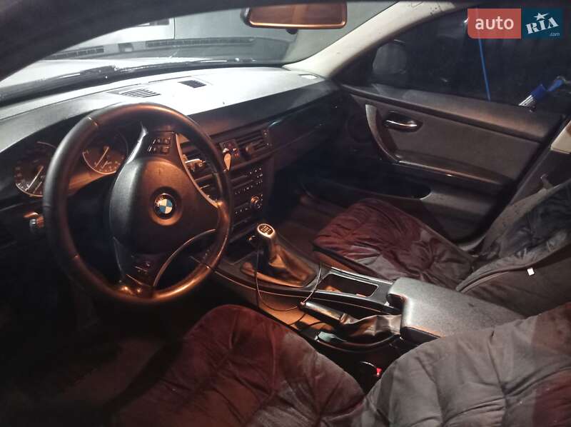 Универсал BMW 3 Series 2011 в Межгорье
