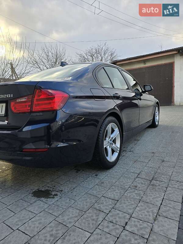 Седан BMW 3 Series 2015 в Добротворе