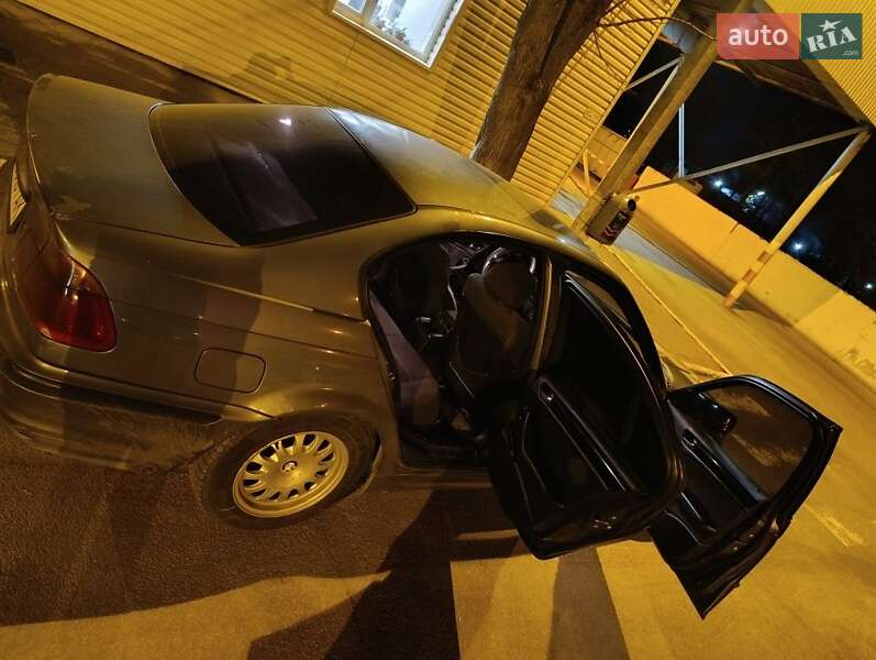 Седан BMW 3 Series 1998 в Днепре
