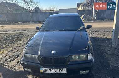 Седан BMW 3 Series 1995 в Межовій