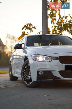 Седан BMW 3 Series 2013 в Чернівцях