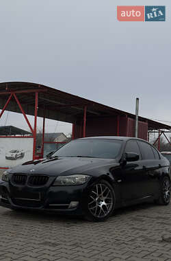 Седан BMW 3 Series 2011 в Чернівцях