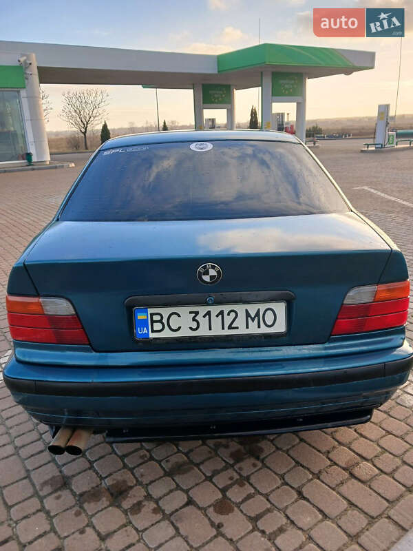 Седан BMW 3 Series 1995 в Яворове