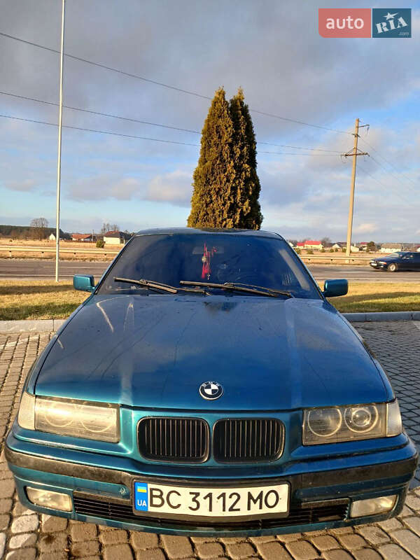 Седан BMW 3 Series 1995 в Яворове