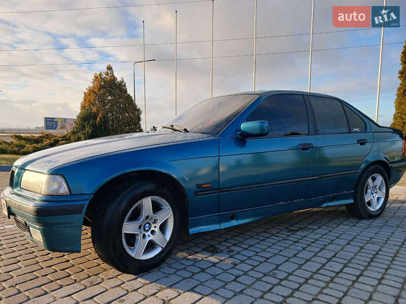 Седан BMW 3 Series 1995 в Яворове