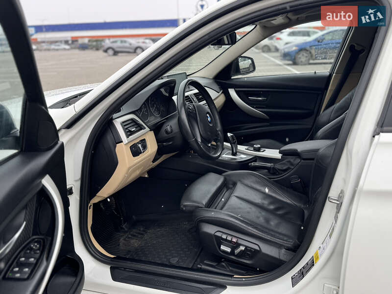 Седан BMW 3 Series 2013 в Чернівцях