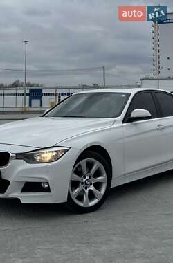 Седан BMW 3 Series 2015 в Львові