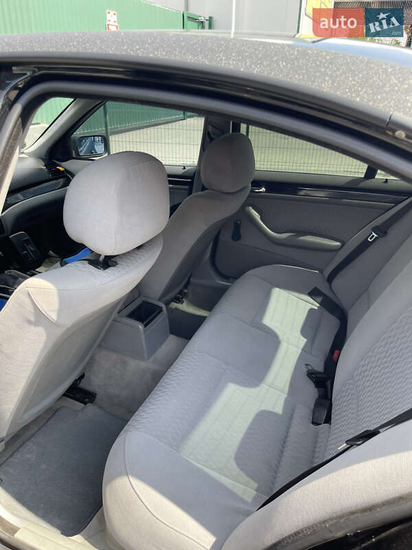 Седан BMW 3 Series 2000 в Чернівцях