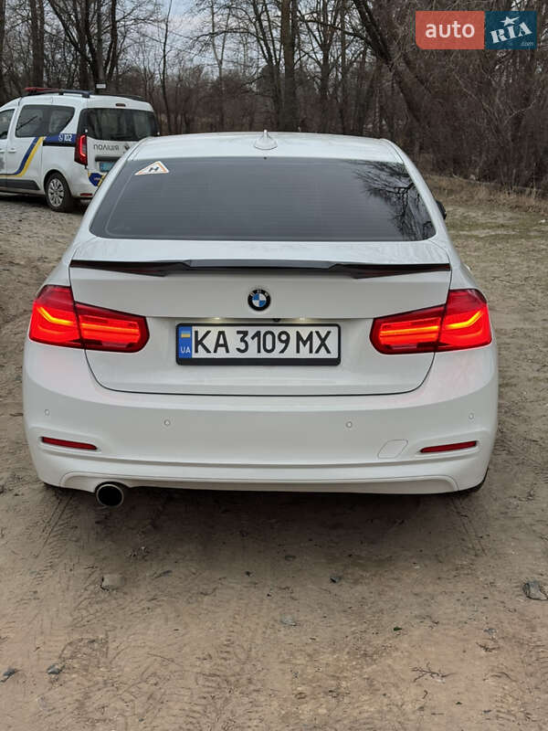 Седан BMW 3 Series 2016 в Киеве