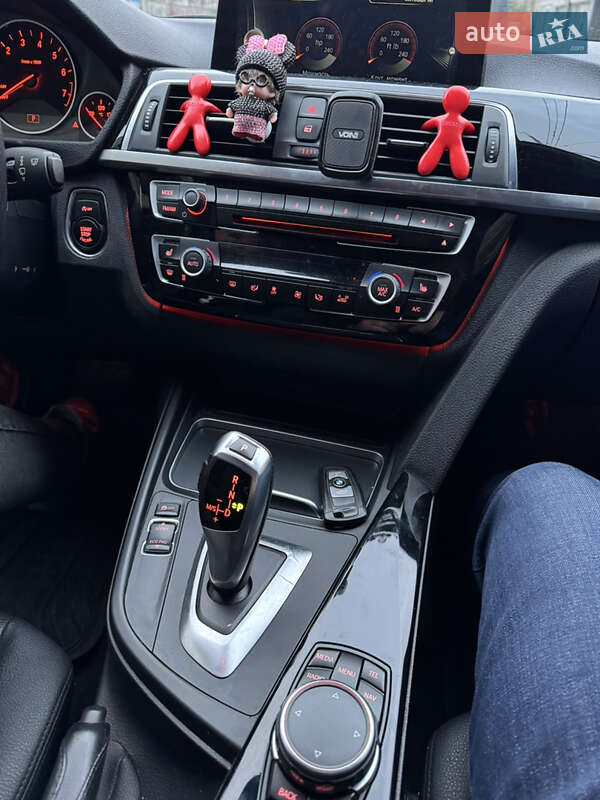 Седан BMW 3 Series 2016 в Киеве