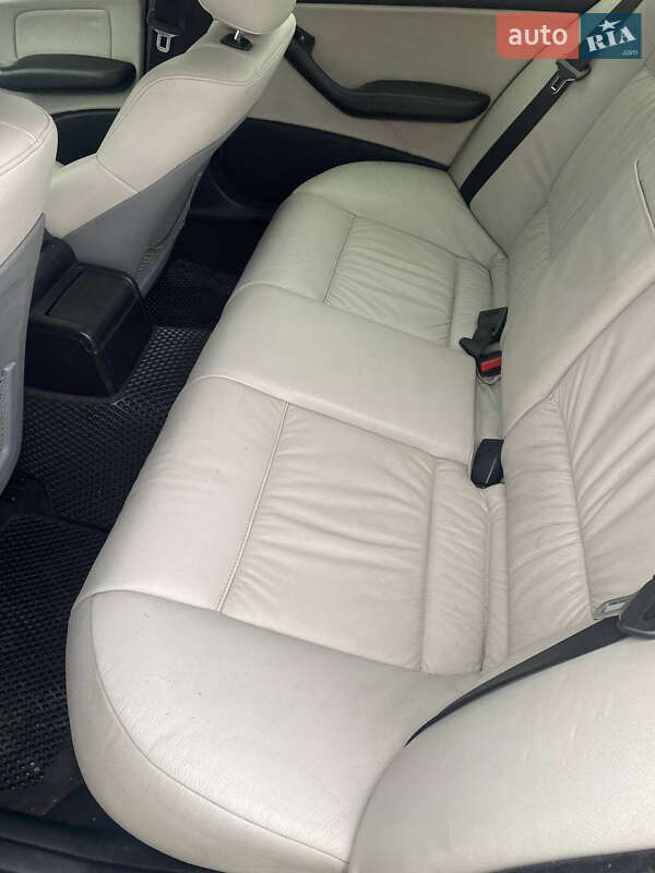 Седан BMW 3 Series 2000 в Одессе