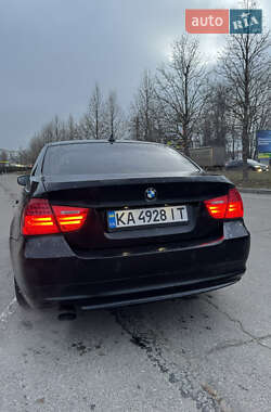 Седан BMW 3 Series 2010 в Умані