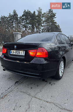 Седан BMW 3 Series 2010 в Умані