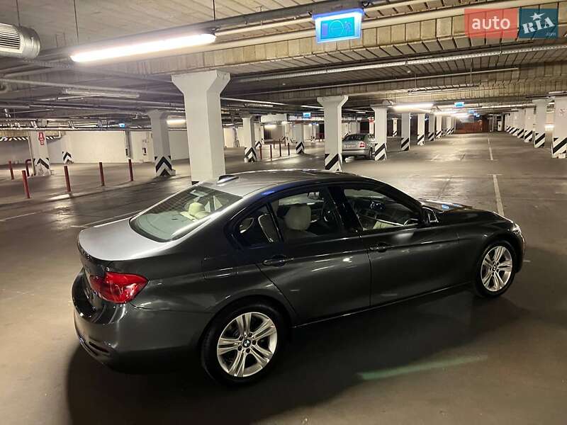 Седан BMW 3 Series 2016 в Киеве