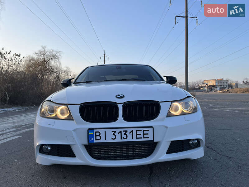 Седан BMW 3 Series 2011 в Краснограде