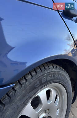 Седан BMW 3 Series 2004 в 