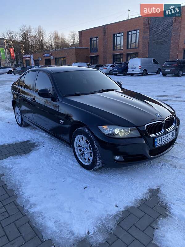 Седан BMW 3 Series 2011 в Кременчуці