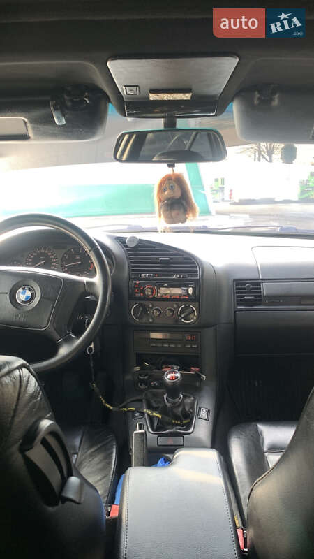 Седан BMW 3 Series 1994 в Павлограде