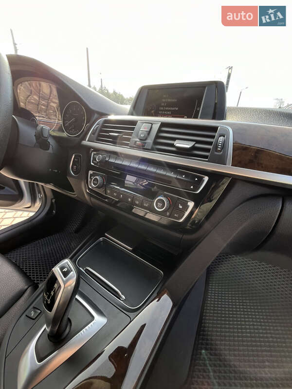 Седан BMW 3 Series 2016 в Кропивницком