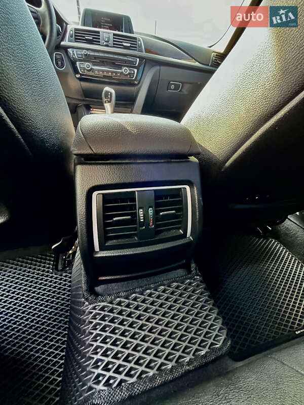 Седан BMW 3 Series 2016 в Кропивницком