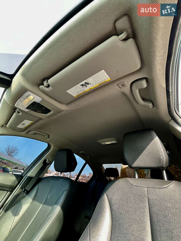 Седан BMW 3 Series 2016 в Кропивницком