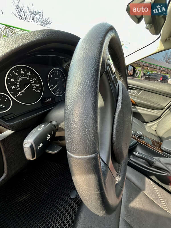 Седан BMW 3 Series 2016 в Кропивницком