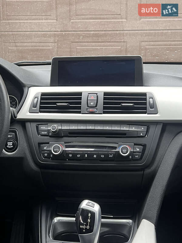 Седан BMW 3 Series 2015 в Харкові