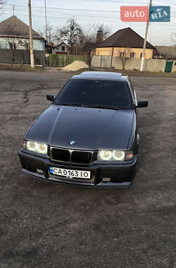 Седан BMW 3 Series 1991 в Смеле