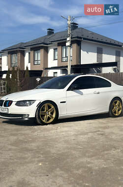 Купе BMW 3 Series 2011 в 